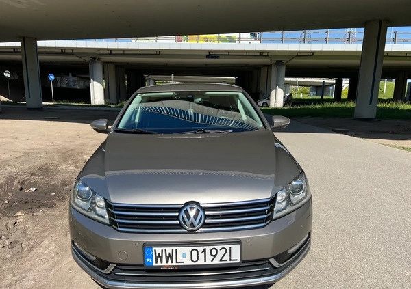 Volkswagen Passat cena 42000 przebieg: 240254, rok produkcji 2012 z Warszawa małe 436